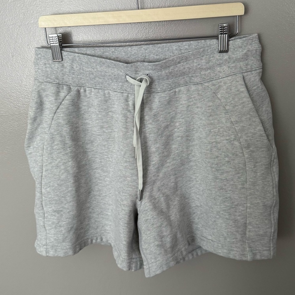 Lululemon Scuba High-Rise Short 5"